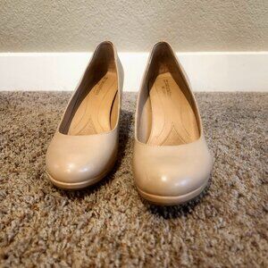 Naturalizer Women's Nude Pump, size 6